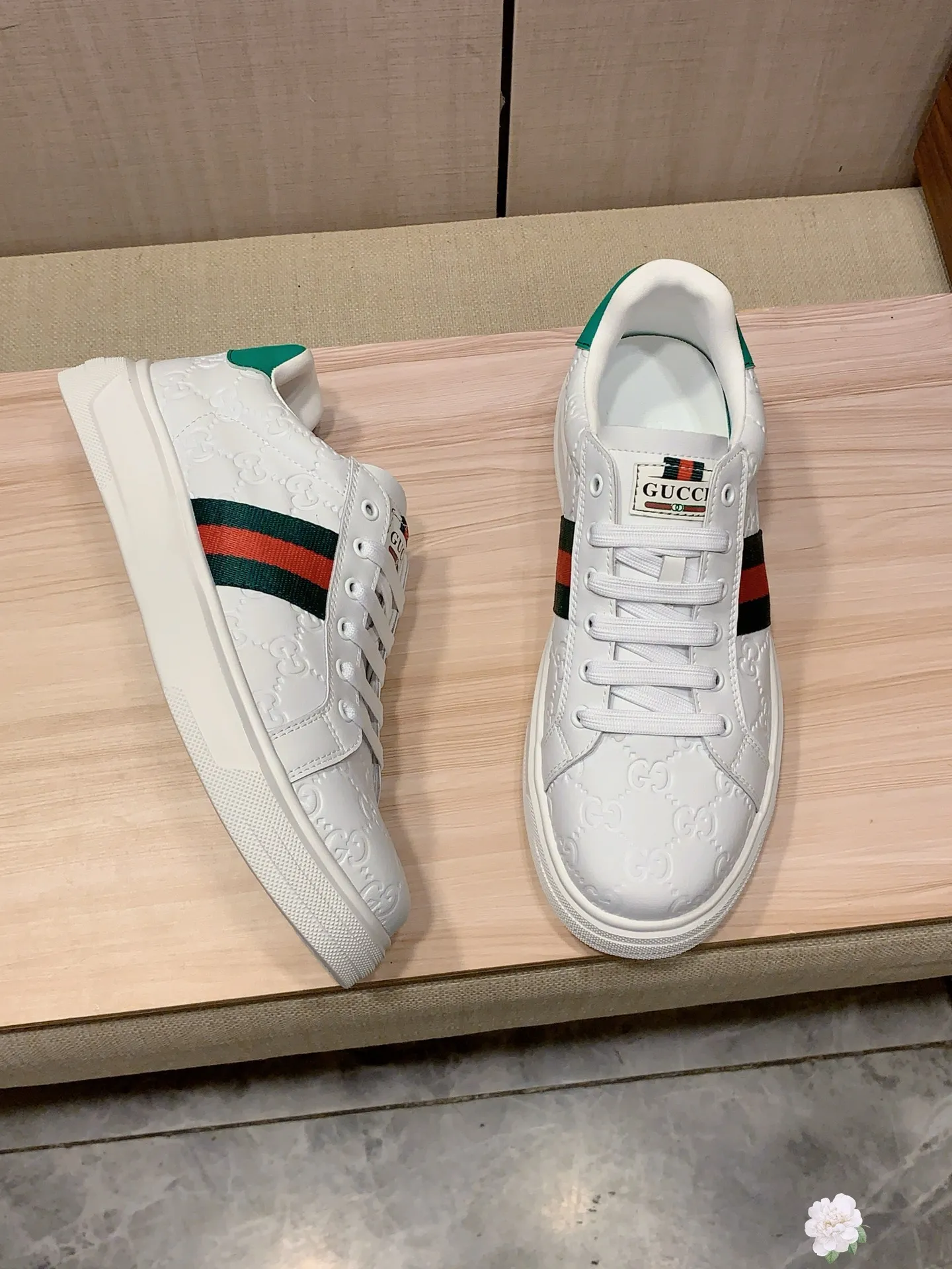 Men's men's shoes💰420💰💰🎩🎩[Lightning][Lightning] "Gucci*" latest • popular casual shoes, top brand [seduce] luxury ~ purchasing agency, top ~ quality. [Strong] The upper is made of imported breathable cowhide with fabric material ➕ Breathable sheepskin feet (•) and fine workmanship. The original stylish and stylish soft rubber wear-resistant and non-slip outsole is light and comfortable on the feet. The real thing looks better when photographed in person. 111: code: 38-44, 3️⃣ colors selected